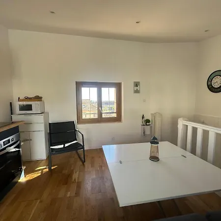 Duplex 2chambres Avec Terrasse Centre Historique Апартаменты Фрежюс