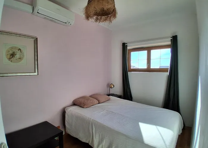 Duplex 2chambres Avec Terrasse Centre Historique Фрежюс