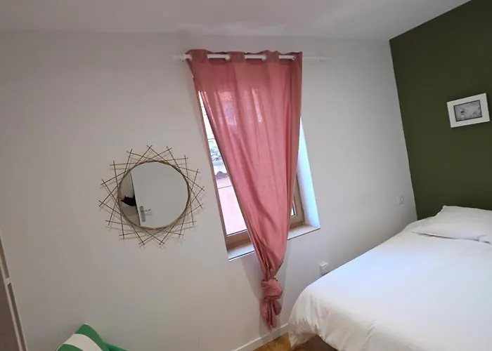 Апартаменты Duplex 2chambres Avec Terrasse Centre Historique Фрежюс