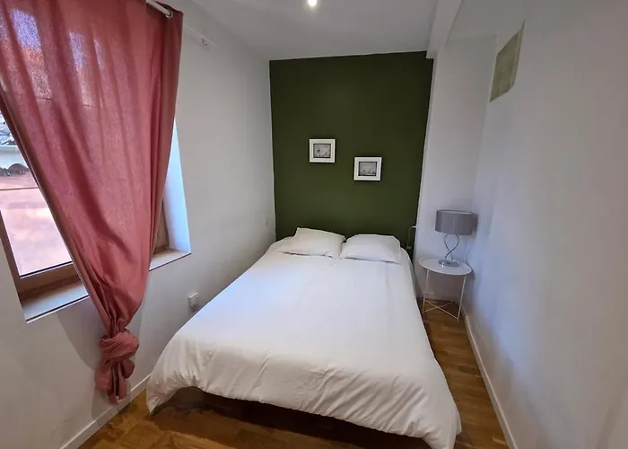 Duplex 2chambres Avec Terrasse Centre Historique Апартаменты *