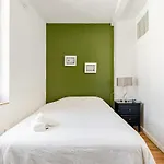 Duplex 2chambres Avec Terrasse Centre Historique Fréjus