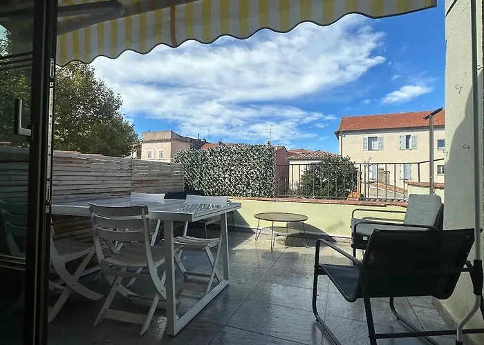 Duplex 2chambres Avec Terrasse Centre Historique * Fréjus